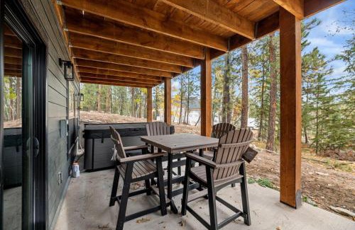 Deadwood House | Make Time Lodge In Powder House Pass