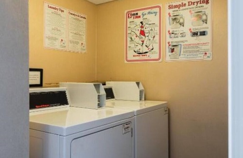 South Plainfield House | Make travel easy and comfortable at our Room!