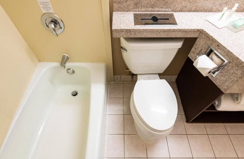South Plainfield House | Make travel easy and comfortable at our Room!