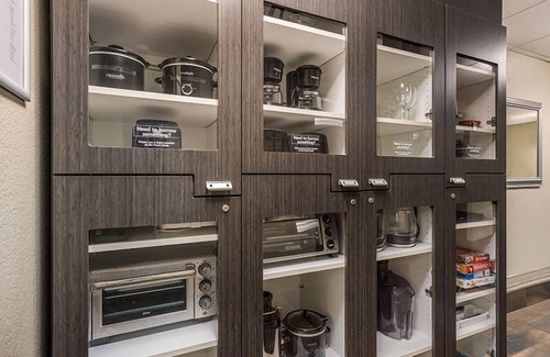 Waukegan House | Make Your Trip More Enjoyable! Kitchen, Pets Allowed, Private Parking