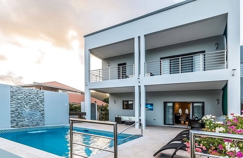 Rodney Bay Apartment | Making The Best Memories Along The Way! Outdoor Pool, Free Parking, Onsite Spa!