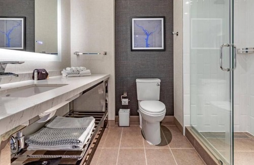 Buzzard Point House | Making The Best Memories Along the Way! 2 Restful Units, On-Site Restaurant