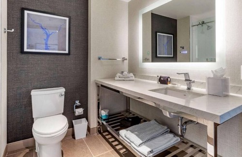 Buzzard Point House | Making The Best Memories Along the Way! 2 Restful Units, On-Site Restaurant