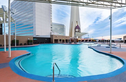 Beverly Green Hotel | Making The Best Memories Along The Way! Onsite Pool, Game Room and Casino!