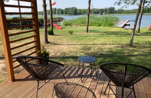 Szeligi Cabin | Makosieje Resort-komfortowy domek 15m od jeziora,widok na jezioro,ogrzewanie,wi-fi