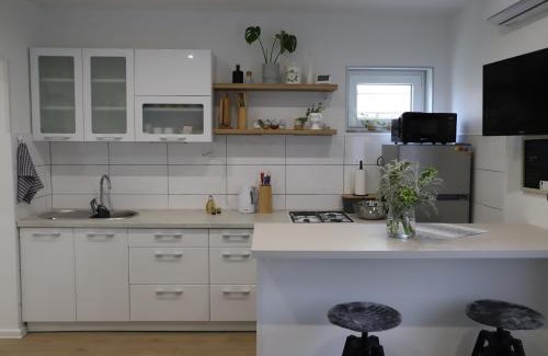 Vinkovci Apartment | MALA KUĆA