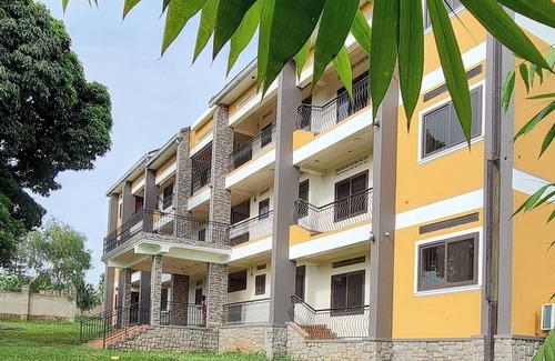 Kampala House | Malachite Apartment 8
