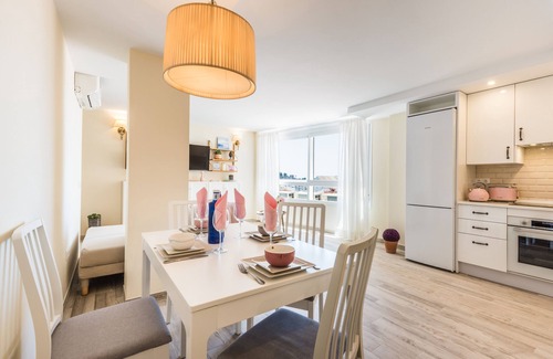 El Ejido Apartment | Malaga Centro. Free private parking. Cathedral views. Air conditioned.