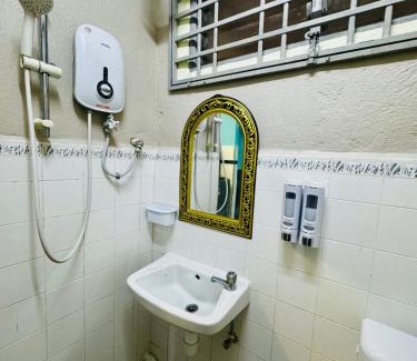 Gelugor Apartment | Malaysian guest only 3pax Cozy Homestay for Students & Families usm