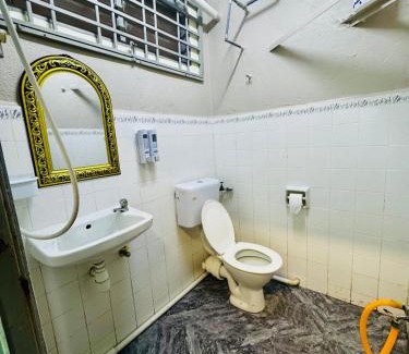 Gelugor Apartment | Malaysian guest only 3pax Cozy Homestay for Students & Families usm