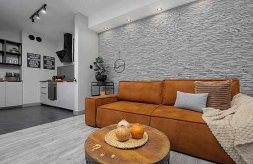 Targowek Apartment | Malborska 16E | Bright Apartment | Parking