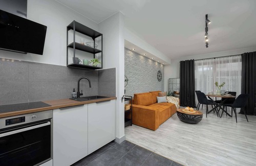 Targowek Apartment | Malborska 16E | Bright Apartment | Parking
