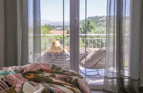 Lassi Apartment | Malibu Master Suite