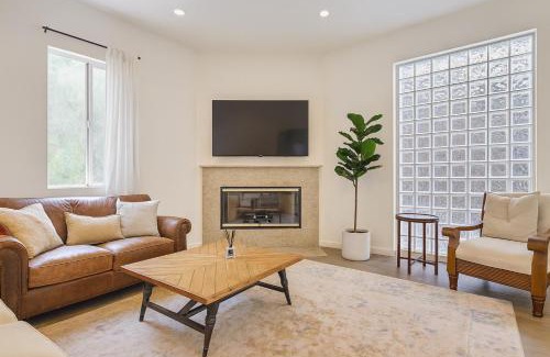 Central Malibu Apartment | Malibu Woods & Waves - 2 Bedroom