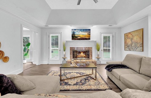 Buford House | Mall of GA 3BR Getaway Sleeps 10+Game Room Wi-Fi