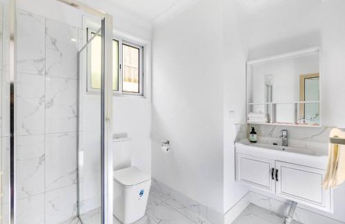 Cannon Hill House | Malls at Doorstep 2-Bed Unit in Heart of Cannon Hill