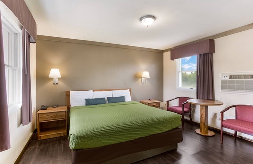 Whippleville Hotel | Malone Inn