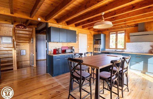 Besse-et-Saint-Anastaise House | Maloucca - Besse ET Saint Anastaise