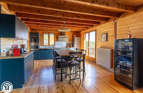 Besse-et-Saint-Anastaise House | Maloucca - Besse ET Saint Anastaise