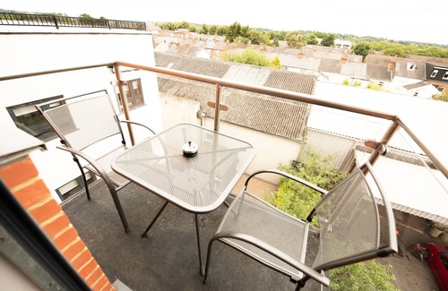 Reading Apartment | Malthouse Court - Premier 2-Bed with Terrace