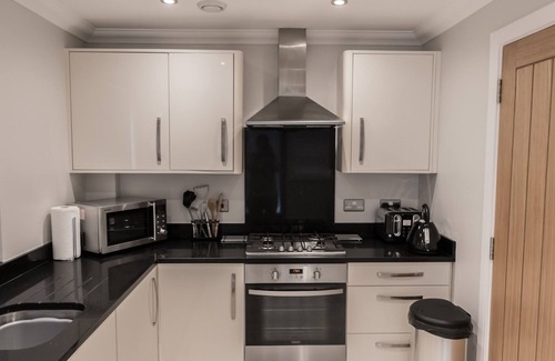 Reading Apartment | Malthouse Court - Superior 2-Bed w/Balcony