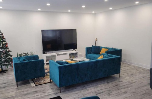 Richmond Hill House | Mama Gol