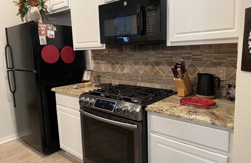 Shreveport House | Mama’s House - Gated- Short Term/Long Term Stays