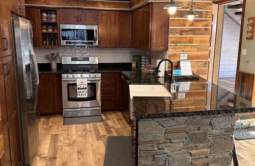 Mammoth Lakes Cabin | Mammoth Manor at Snow Creek