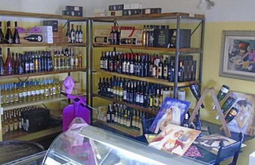 Oliena House | Managheri Wine Bar