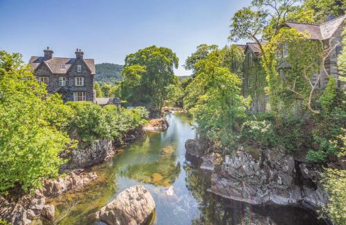 Gwynedd- Snowdonia House | Manaros