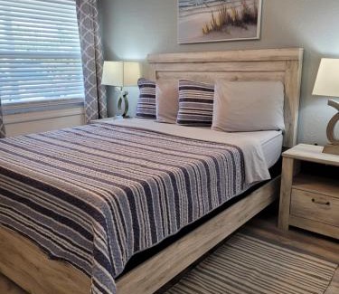 Englewood Apartment | Manasota Delux Villas #6