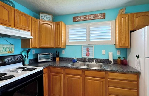 Driftwood Isles House | MANATEE COTTAGE: Gulf Front 2-bedroom house