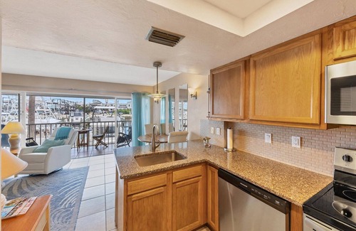 Englewood Condo | Manatee Harbor: Marina, Heated Pool/Spa, Ferry to Island, Private/Public Beaches
