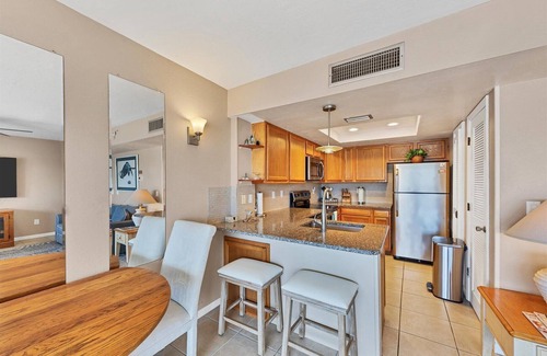 Englewood Condo | Manatee Harbor: Marina, Heated Pool/Spa, Ferry to Island, Private/Public Beaches