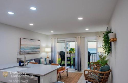 Rocky Point House | Manatee Point