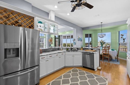 Spring Hill House | Manatee time! Waterfront Home, floating dock, kayaks, paddle boards, gulf access