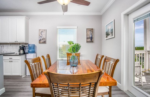 Big Pine Key House | Manatee Watch | Gorgeous pool, 5 bedrooms, easy ocean access on Big Pine Key