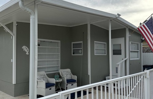 Key Largo Village House | Manatee Way Paradise - WINTER 2025 AVAILABLE - Waterfront and Private Beachn