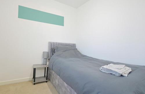 Levenshulme House | Manchester 3-Beds Sleeps 6 with On-site Parking