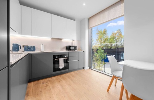 Manchester Apartment | Manchester Haven: Luxurious Apartment