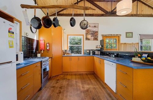 Alonnah House | Mandala Bruny Island, waterfront, near Restaurant