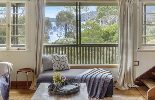 Alonnah House | Mandala Bruny Island, waterfront, near Restaurant