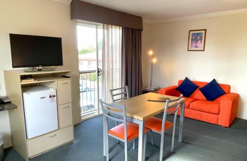 Macksville Hotel | Mandarin Motel