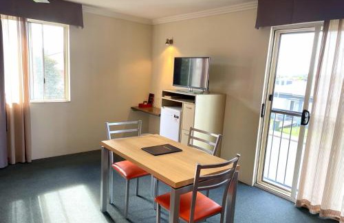 Macksville Hotel | Mandarin Motel