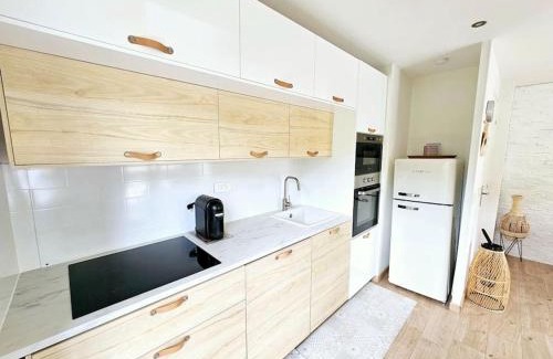 Mandelieu-La-Napoule Apartment | Mandelieu vacances RDC jardin, piscine, parking 2 chambres