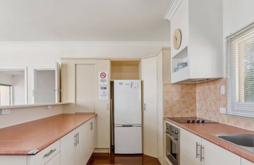 Mandurah Apartment | Mandurah Overlooking The Marina