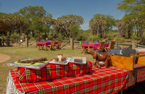 Tsavo Cabin | Maneaters