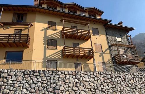 Costa di Serina Apartment | Mangia, leggi, dormi