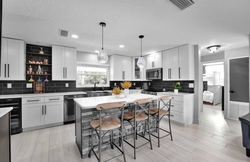 Merritt Island House | Mango Haven Mins Away From Restaurants & Beaches