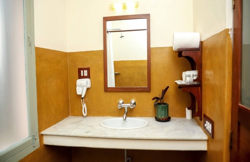 Pudukuppam Hotel | Mango Hill La Serene Puducherry